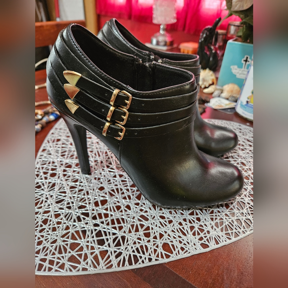 Fioni Black High Heel Boots